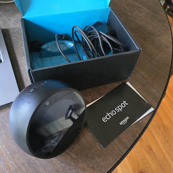 Amazon Echo Spot with Screen - Black - Picture 3 of 3